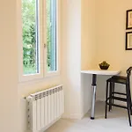 Silvy & Paul Apartment By Mmega