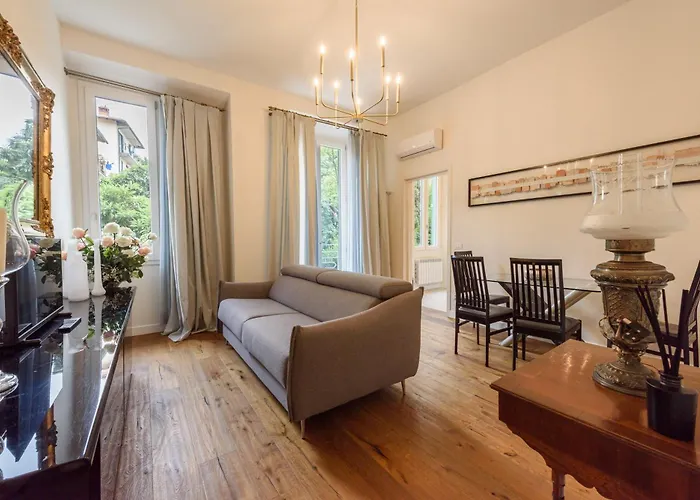 Silvy & Paul Apartment By Mmega